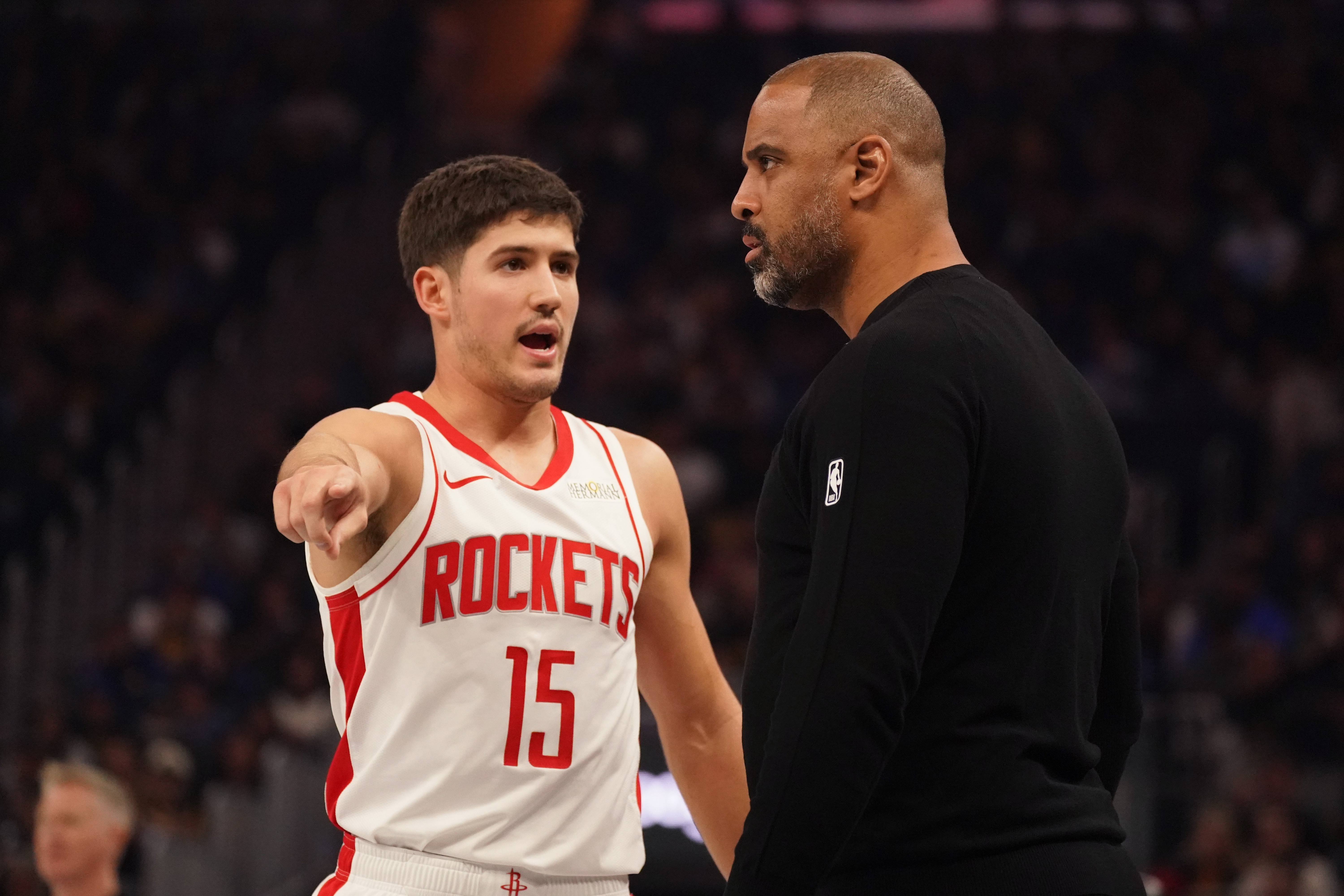 西甲-记者：这是火箭一场非典型的胜利 看乌度卡后续给小谢多少容错率